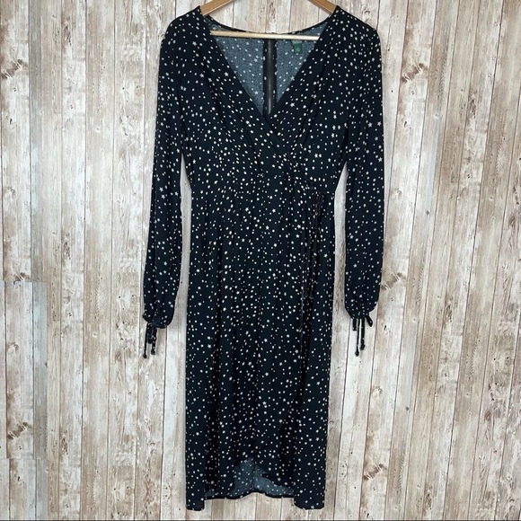 wild fable Dresses & Skirts - Wild Fable Long Sleeve Star Print Wrap Dress Sz M